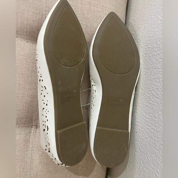 White Flats - Picture 5 of 5